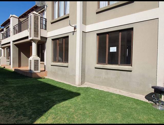 2 BEDROOM TOWNHOUSE FOR SALE IN HELDERWYK